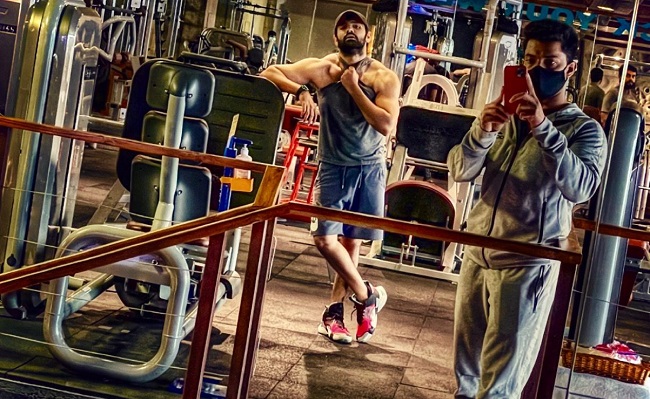 Pic: Ram flaunts chiselled body, ripped muscles