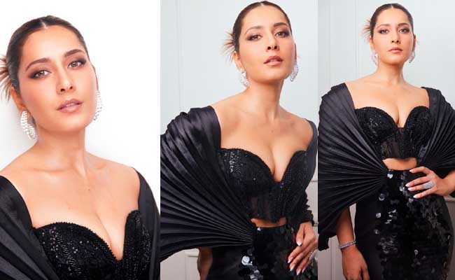 Pics: Darling Of Hearts In Shining Black