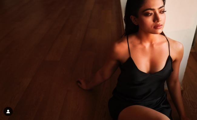 Viral: Rashmika Flaunts Cleavage in Short Dress