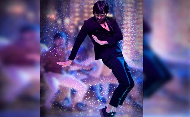 Pic Talk: Ravi Teja Recreates MJ's Step