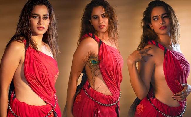 HOT: Beautiful Dame In Saree Without Blouse