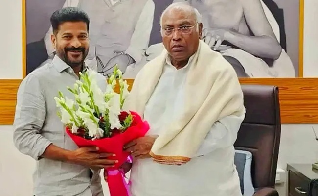 BRS planting stories to defame Revanth in Congress!