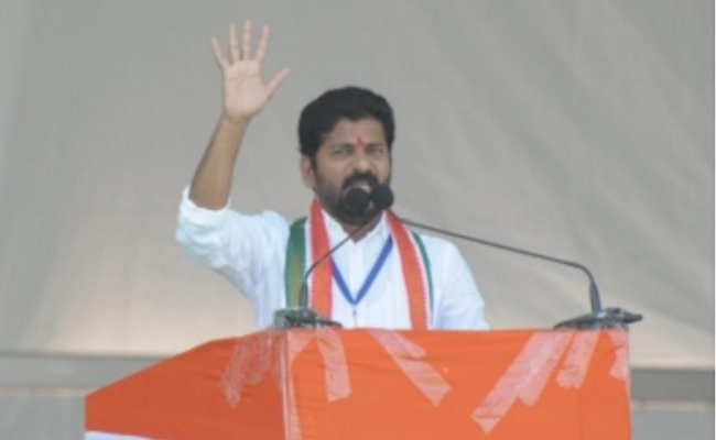 Revanth Reddy pitches himself for CM post!