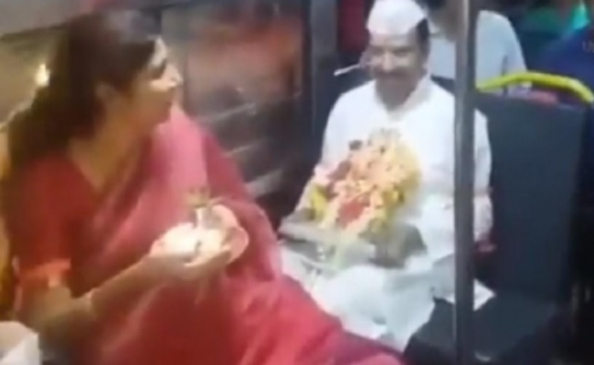 Sajjanar travels in bus with idol for immersion