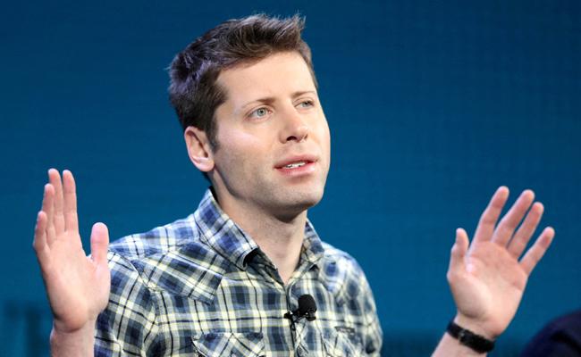 OpenAI board now wants Sam Altman to return as CEO