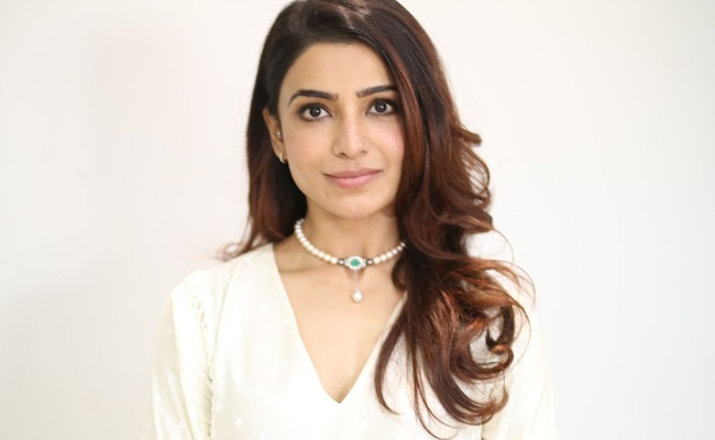 Samantha Keeps Mum on Wedding Rumors