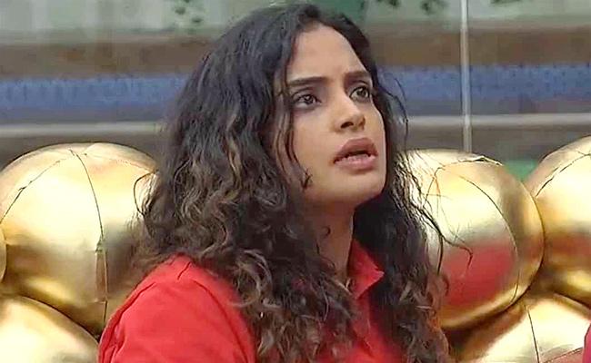 Bigg Boss Sarayu In Depression!