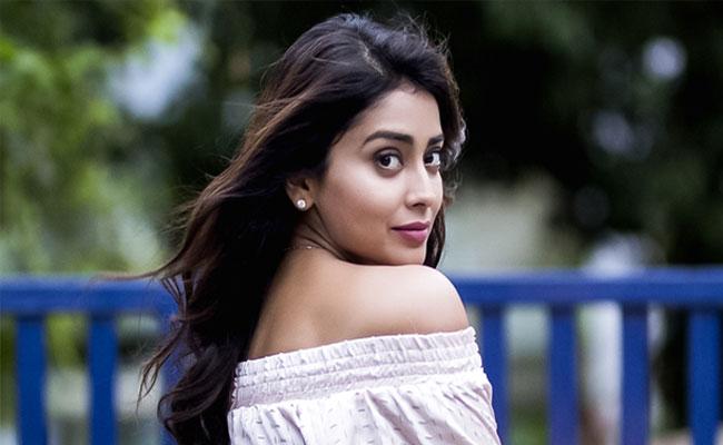 Shriya Moves into New House in Mumbai