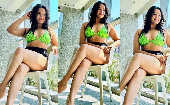 Pics: Rangasthalam Actress Stuns in Bikini