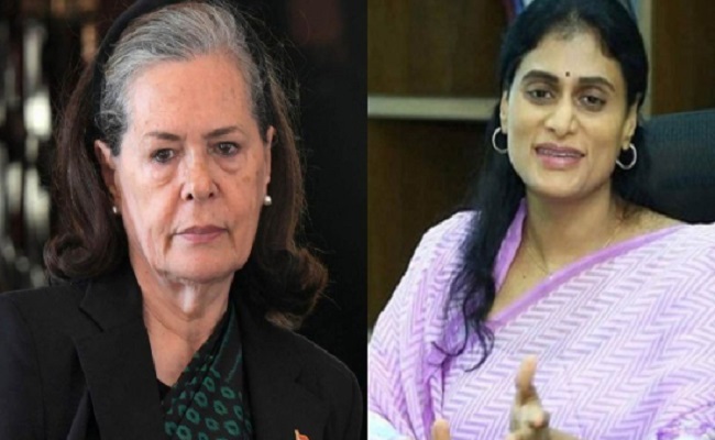 Sharmila meets Sonia, Rahul; merger soon!