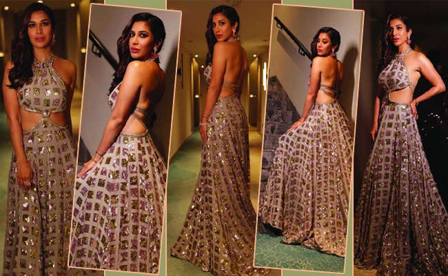 Pics: 'Sophie'sticated Beautiful Lady