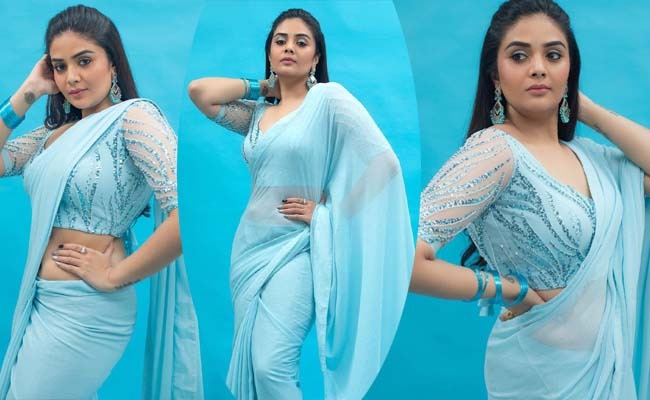 Pics: Blue Saree Blast By Beautiful Lady