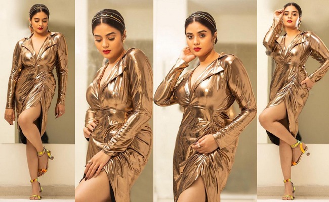 Pics: Big Blast of The Hottest Actress