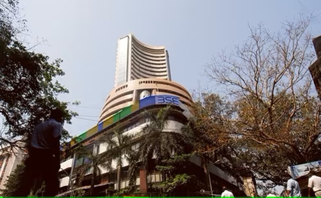 Stock Market Tumbles After US Imposes 50% Tariff