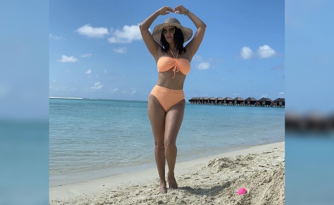 Pic: 40 Years Actress Looks Stunning In A Bikini