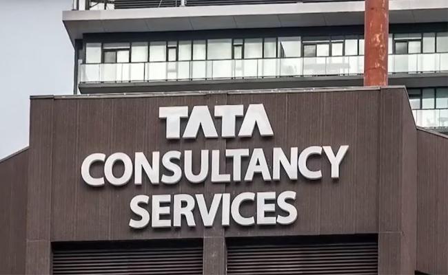 TCS sees net headcount drop for 1st time in 19 yrs