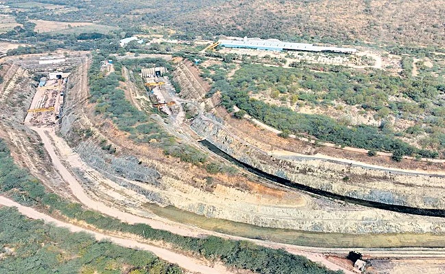 How did world-class capital become municipality?