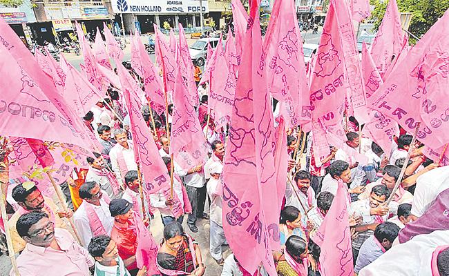 Munugode by-election: TRS leading in tight contest