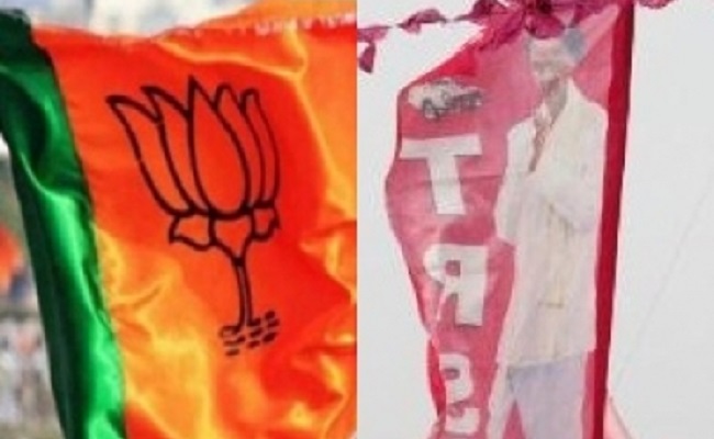 Tension in T'gana Huzurabad as BJP, TRS workers clash