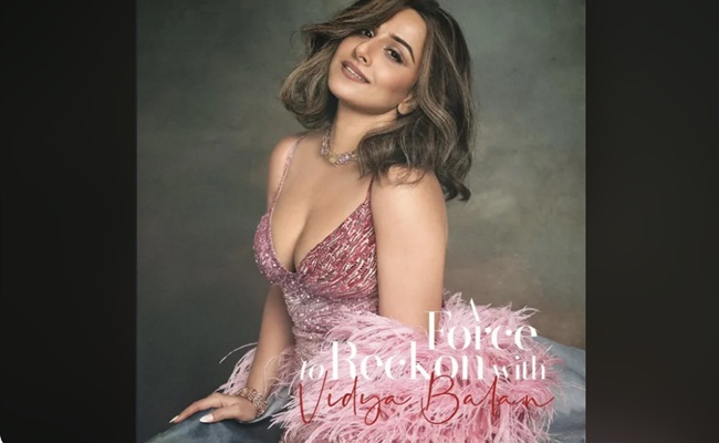 pHOTo: Buxom Beauty On The Magazine Cover