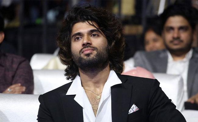 Vijay Devarakonda Wants Trivikram To Direct?