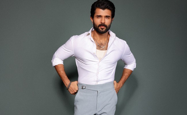 Vijay D Regrets Neglecting Time With Girlfriend