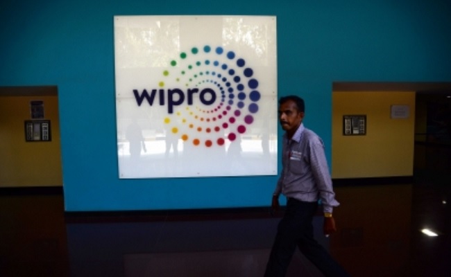 Wipro sacks 300 employees for moonlighting