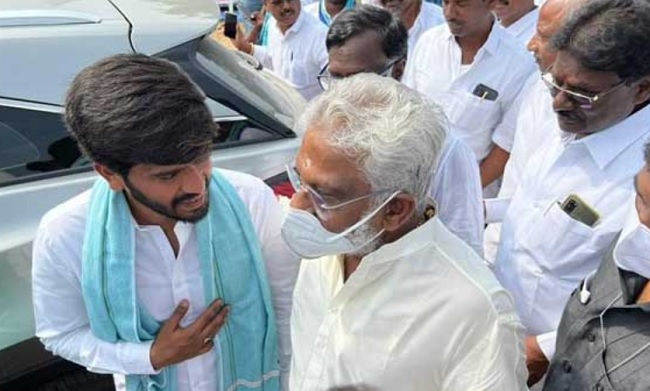 YV meets Sharmila: Any message from Jagan?