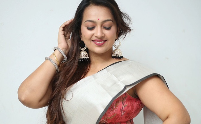 Uncles Ask for Commitment, Says Ester Noronha