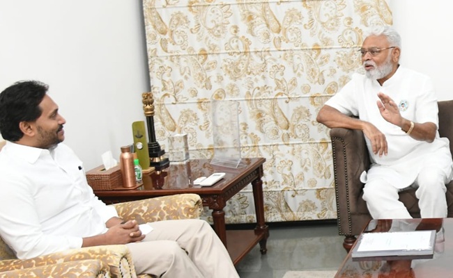 YSRCP leaders must not fear false cases, says Jagan