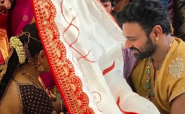 Bellamkonda Srinivas marries Kavya at Tirumala