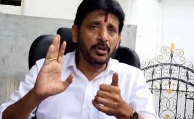 Duvvada's midnight drama, attacks Dharmana