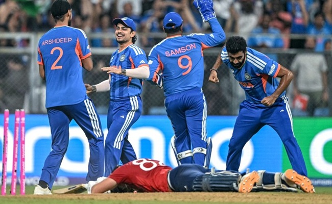 T20 WC: India beats England by 7 runs to set up final vs NZ