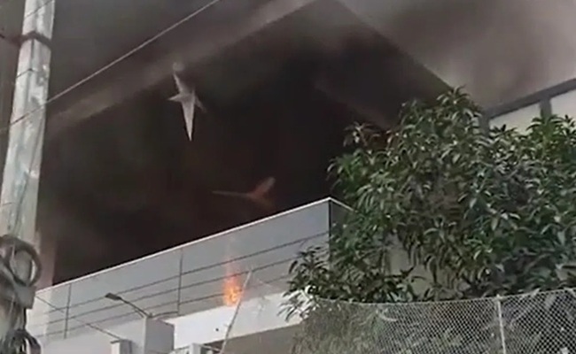 Back-to-back attacks on YSRCP leaders: Jogi Ramesh's house vandalised