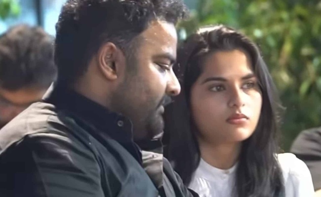 Lovebirds Spotted: Kavya with Kaala Bhairava