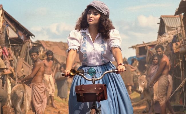 The Paradise: Kayadu Lohar shines in retro look