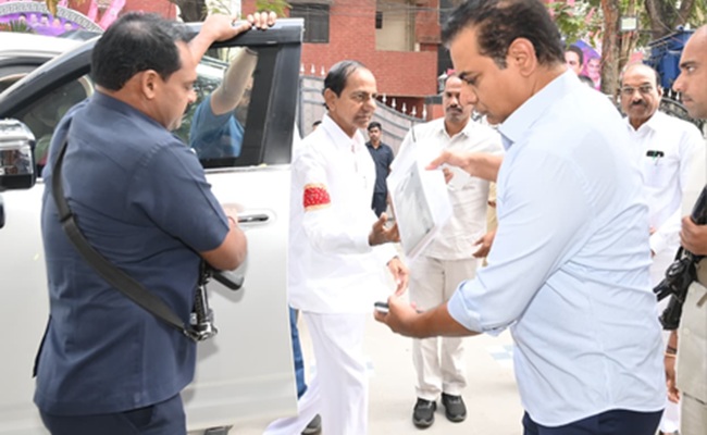 SIT examines KCR for nearly five hours in phone-tapping case