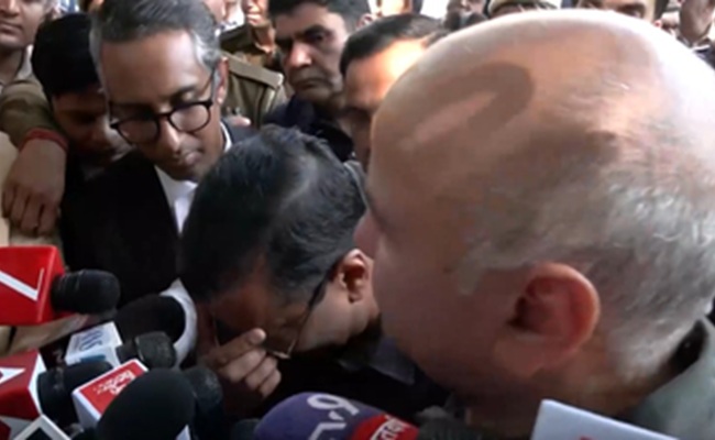 Kejriwal Cries, Sisodia Consoles After Verdict