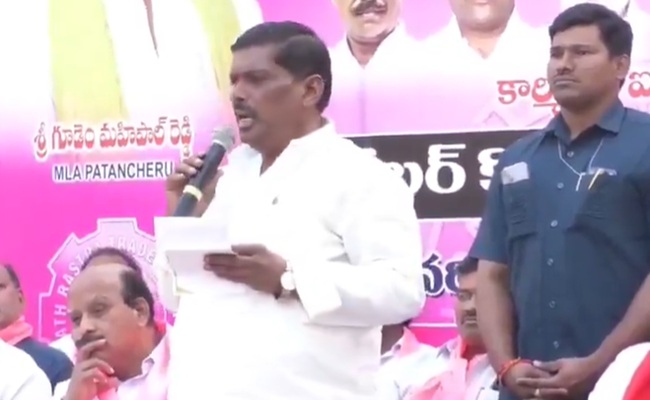 Defected BRS MLA takes U-turn ahead of civic polls!