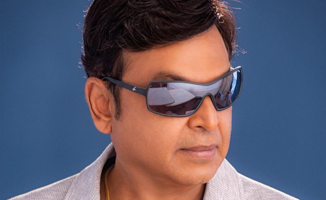 Actor VK Naresh Gets The Title 'Navarasaraya'