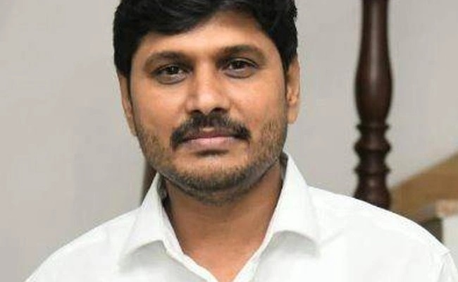Jagan's Ex-CPRO Pudi Srihari Arrested