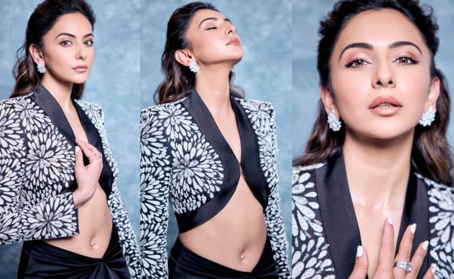 HOT: Beautiful Lady Sports Her Perfect Body