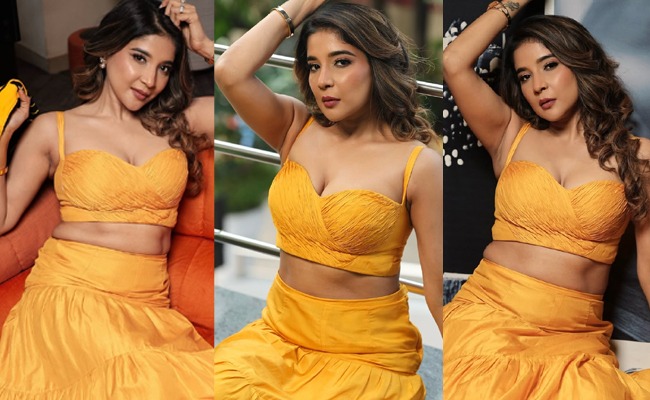 HOT: Miss Agarwal In Radiant Yellow Elegance