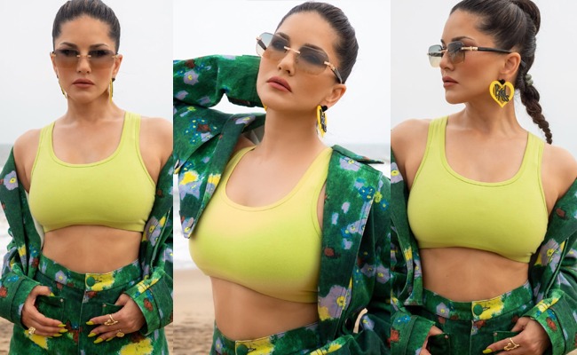 HOT: Sunny Leone's Bright Beachside Poses