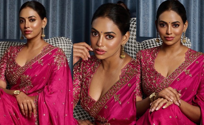 HOT: Telugu Actress Stuns In Pink Saree