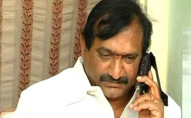 Exodus continues in TDP, KE Prabhakar quits