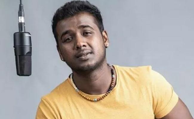 Bigg Boss 3 winner Rahul attacked in a Hyderabad pub