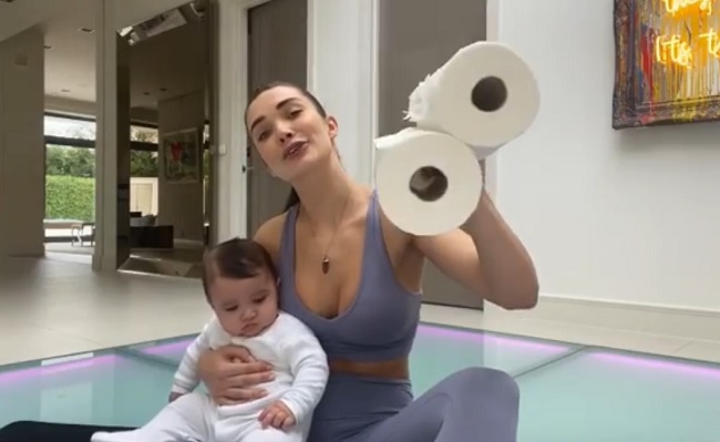 Amy Jackson's toilet paper-inspired workout