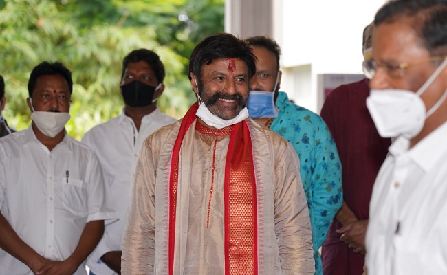 Behind The Scene: Balakrishna Ridicules The Guests