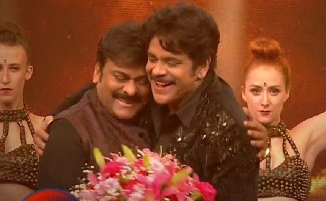 Chiru and Nag Join Hands To Fight Corona!